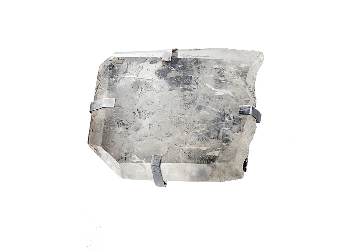 Broche verre et métal