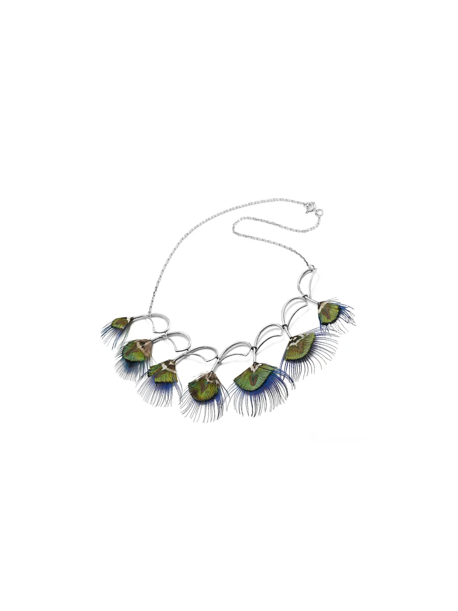 Collier L